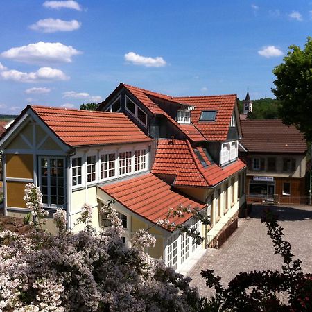 Hotel Hahn Gondelsheim Exteriör bild