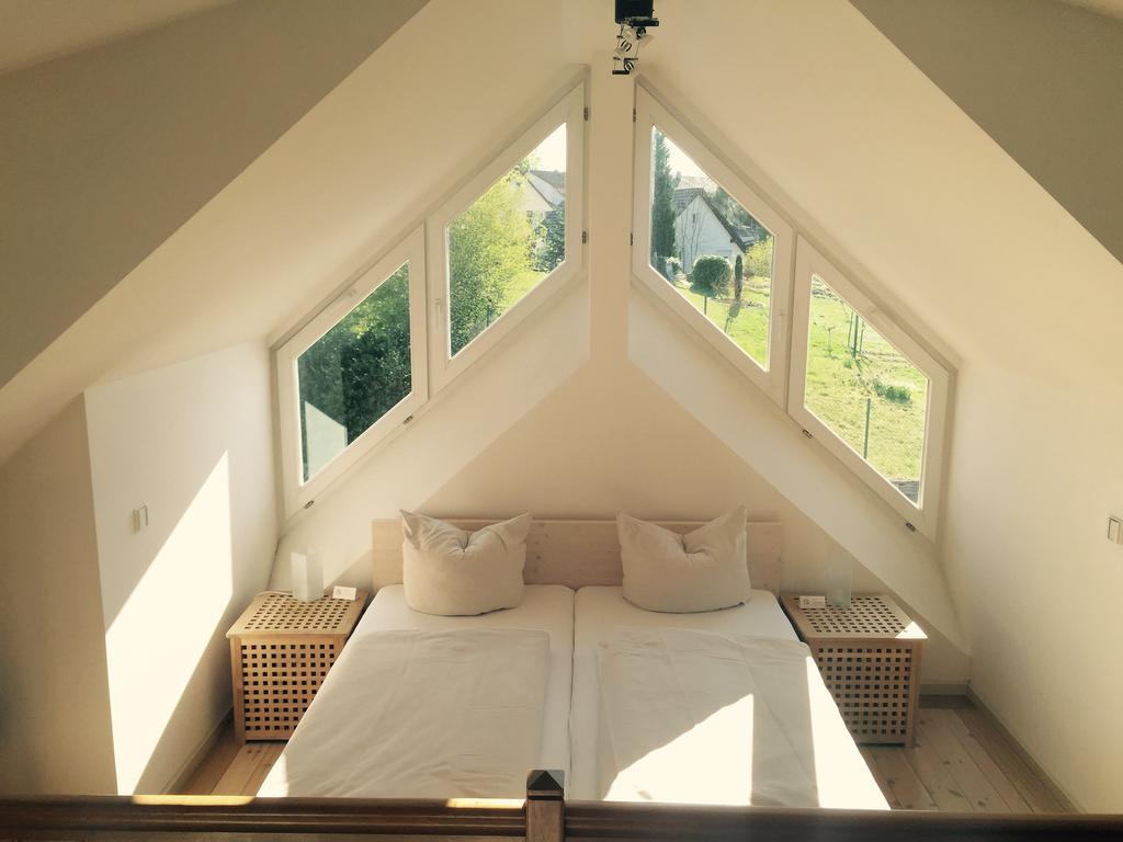 Hotel Hahn Gondelsheim Rum bild