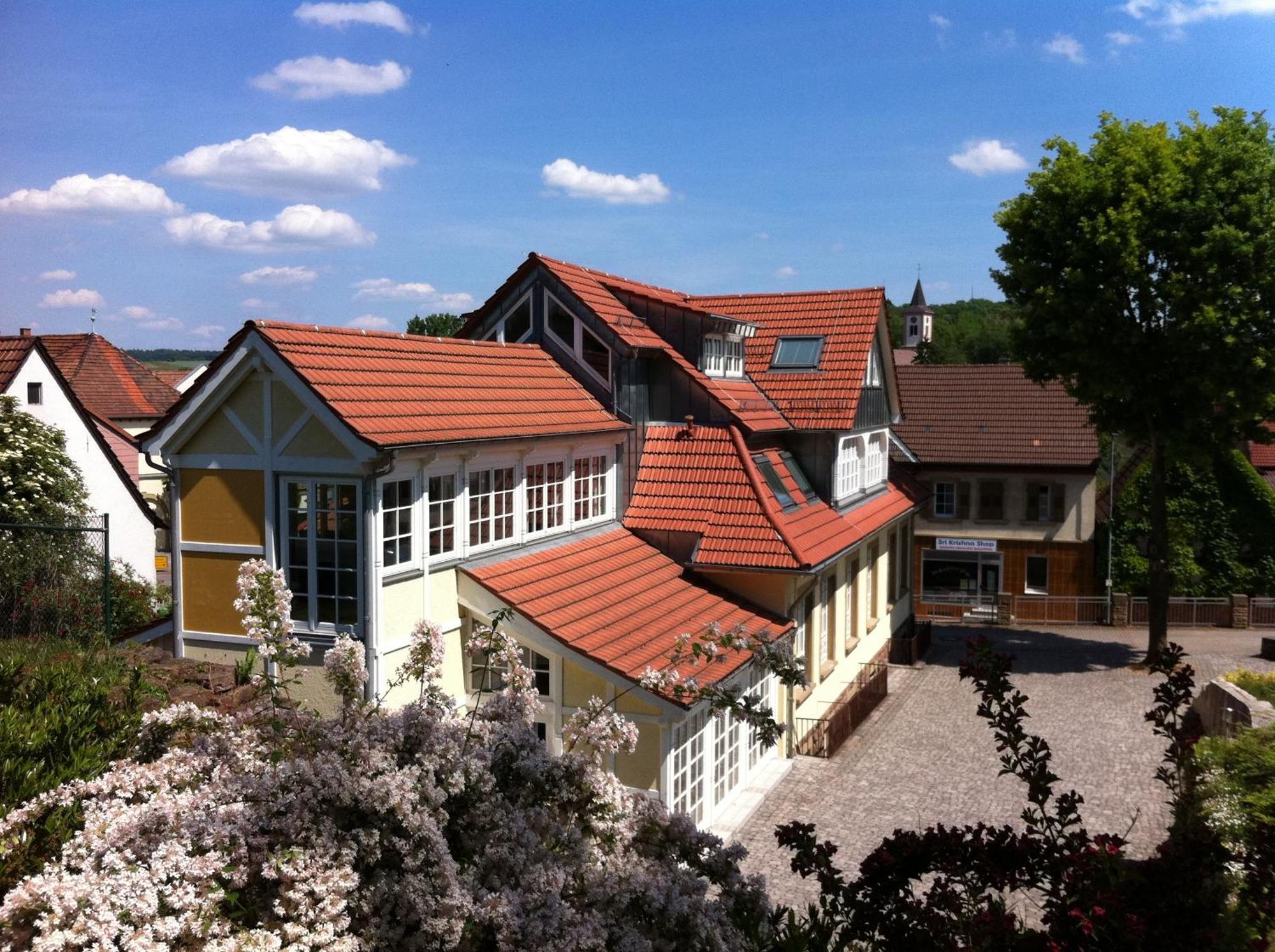 Hotel Hahn Gondelsheim Exteriör bild
