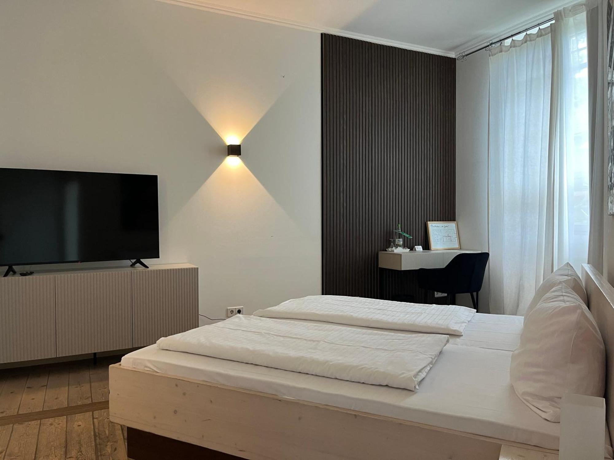 Hotel Hahn Gondelsheim Exteriör bild